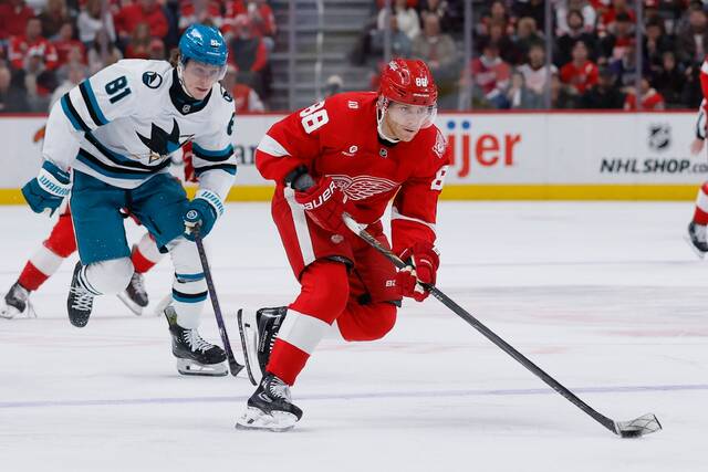 Patrick Kane passes Mike Modano for most NHL points by American