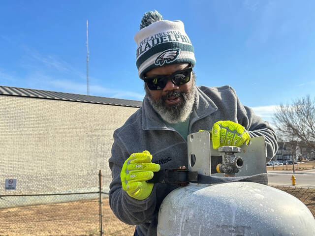 Tens of thousands face another arctic blast without power