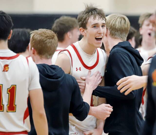 North Catholic boys score 32 in 4th quarter to rally past Deer Lakes