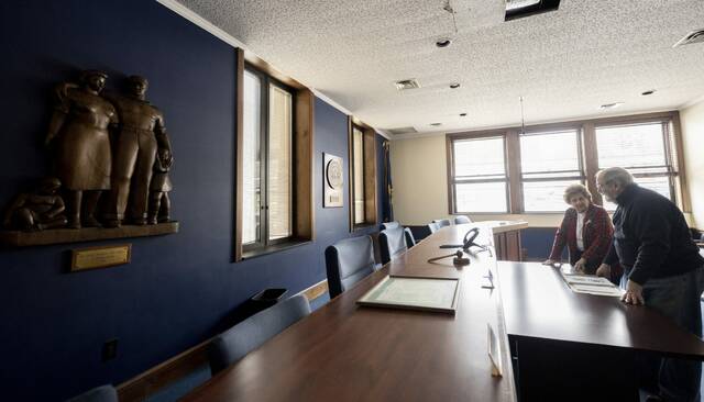 Slide 
													
													4