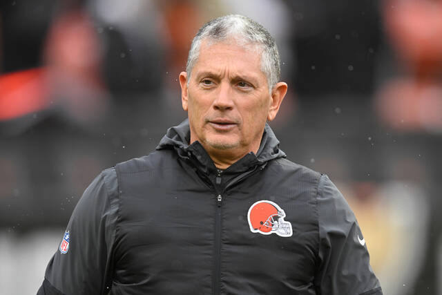 Schwartz resigns as Browns’ defensive coordinator after being passed over for head coach