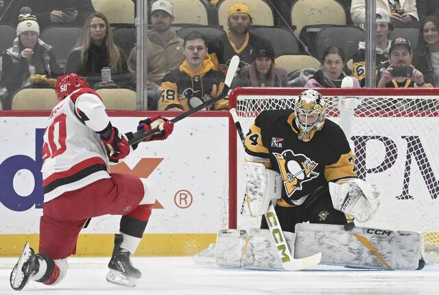 Stuart Skinner meshing well in Penguins’ locker room, with Arturs Silovs in net