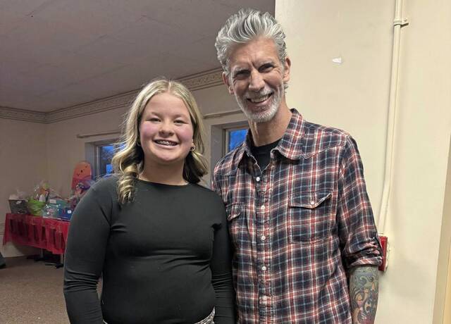 Scott Blasey concert, organized by Highlands student, raises $4,000 for Highland Hose