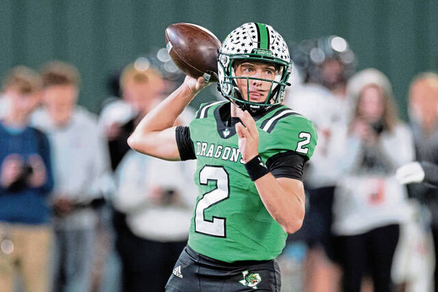 Pitt freshmen QBs Angelo Renda, Corey Dailey adjust to college life