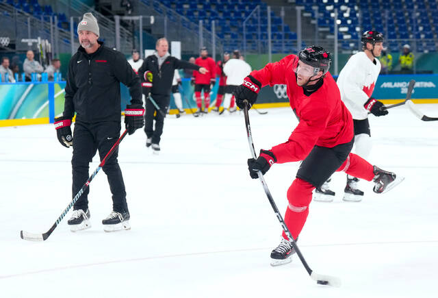 Olympic hockey notebook: Sidney Crosby organizes Team Canada’s tour of Milan