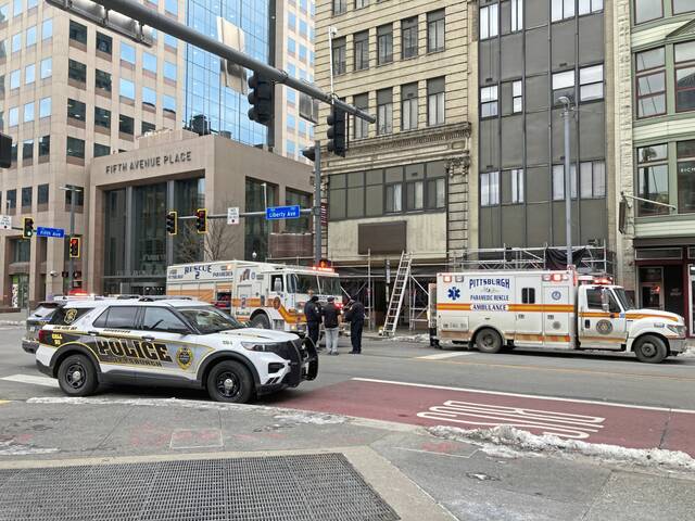 Man killed in fall from building in Downtown Pittsburgh