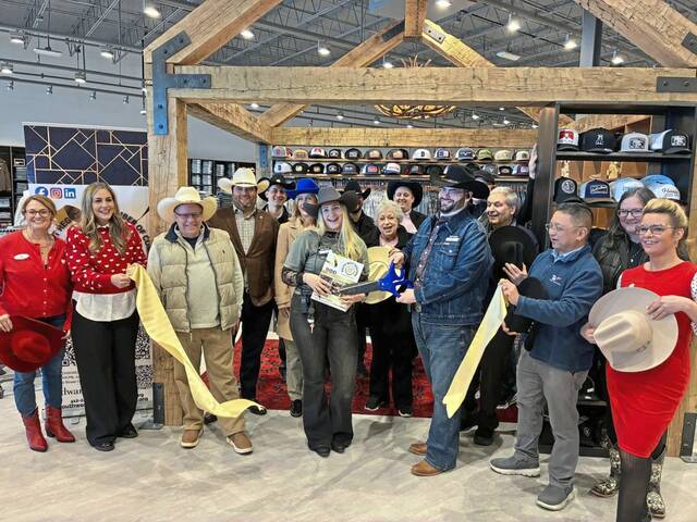 Boot Barn opens in Collier