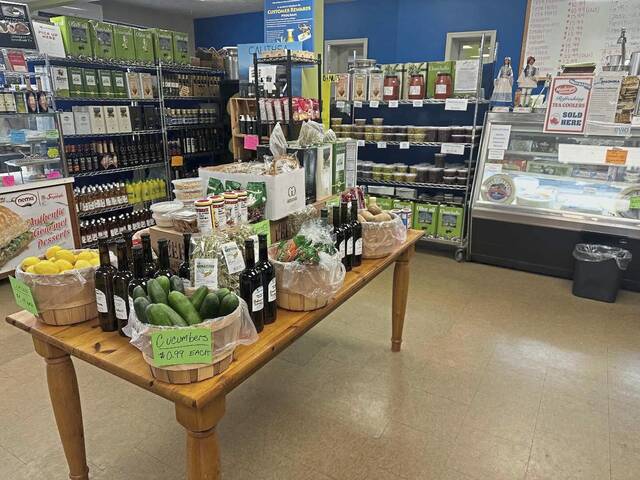 9295779_web1_gtr-specialtygrocerystoressalon1-022126