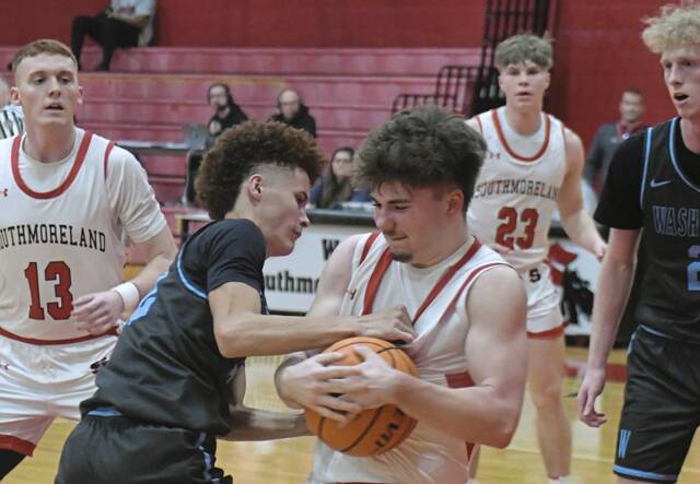 Southmoreland uses strong 4th quarter to defeat Washington in Class 3A playoffs