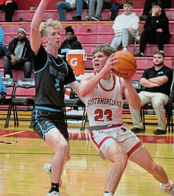 Southmoreland uses strong fourth quarter to defeat Washington in Class 3A boys playoffs