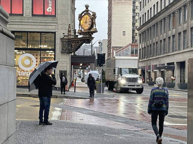 Downtown Pittsburgh assault near Kaufmann’s clock leads to 3 arrests