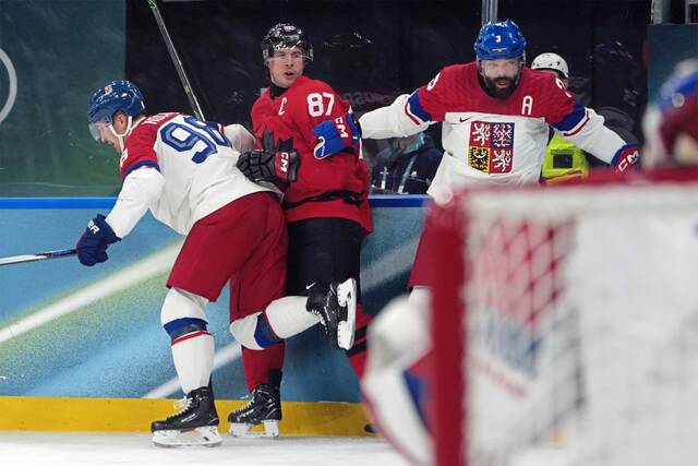 Sidney Crosby leaves Canada’s quarterfinal game vs. Czechia at the Olympics with injury