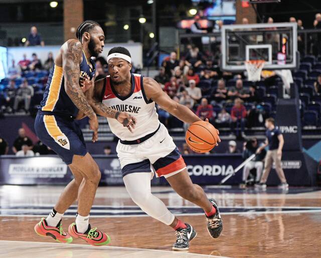 Duquesne scores thrilling last-second win over La Salle