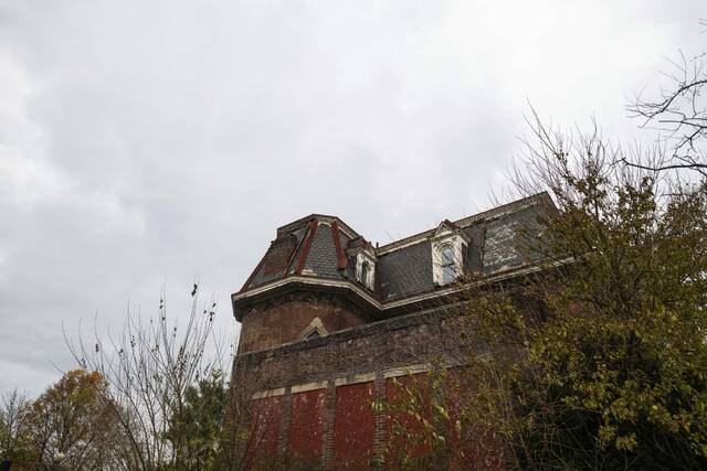 Slide 
													
													3