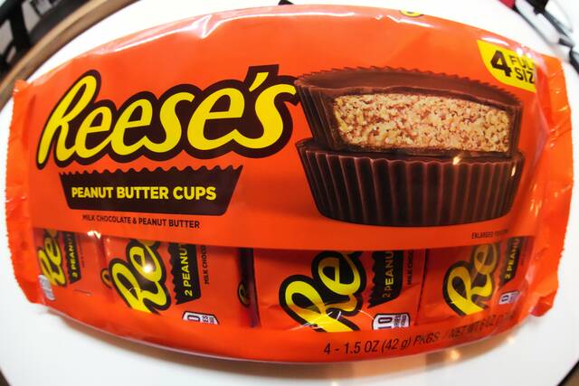 Grandson of the inventor of Reese’s Peanut Butter Cups accuses Hershey of cutting corners