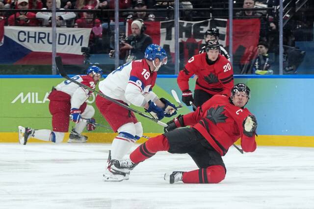 Team Canada coach Jon Cooper offers brief update on Sidney Crosby