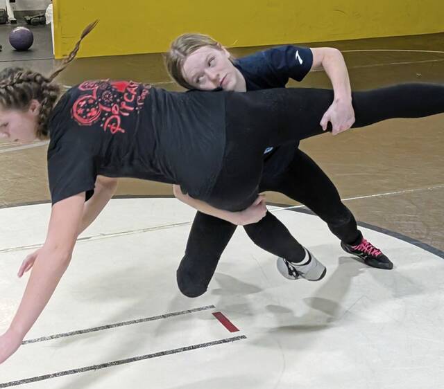 ‘It’s cool to see what we can become’: Gateway’s 1st-year girls wrestlers look forward to WPIAL championships