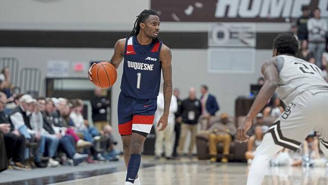 Anatomy of a buzzer-beater: Why Duquesne’s game-winning shot to beat La Salle almost never happened