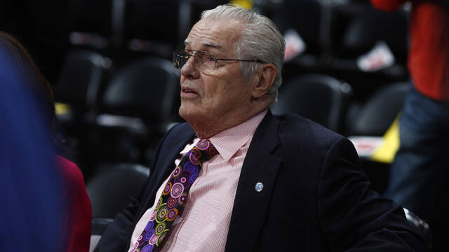 Former 76ers head coach, UNC legend dies at 87