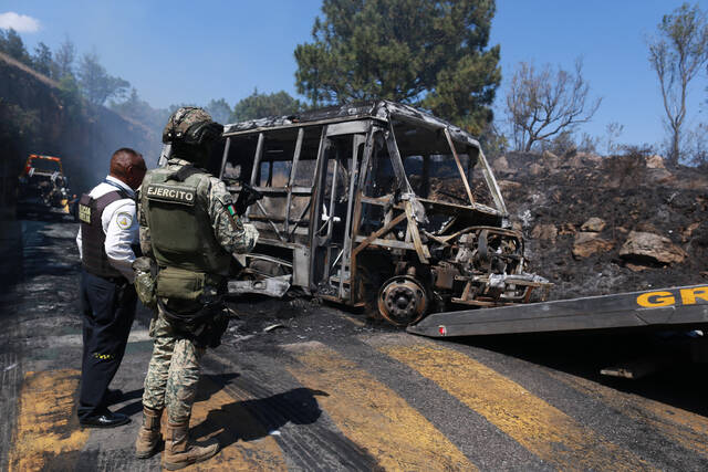 Spring break plans scrapped as violence erupts in Mexico