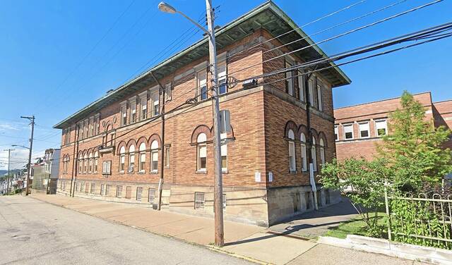 Woman charged after threatening Pittsburgh Public Schools secretaries