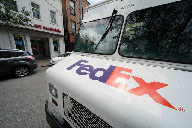 FedEx seeks a tariff refund in court after they are ruled illegal by Supreme Court