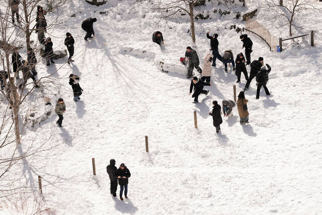 New York City police investigating after officers were hit with snowballs during a snowball fight<span class="headline-video">Video <i class="fa-solid fa-circle-play"></i></span>