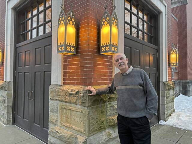 Aspinwall Presbyterian Church members, friends say farewell to retired pastor