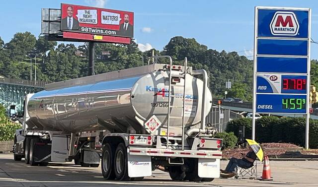 Lower Burrell man charged with attempted stabbing and robbery at Tarentum gas station