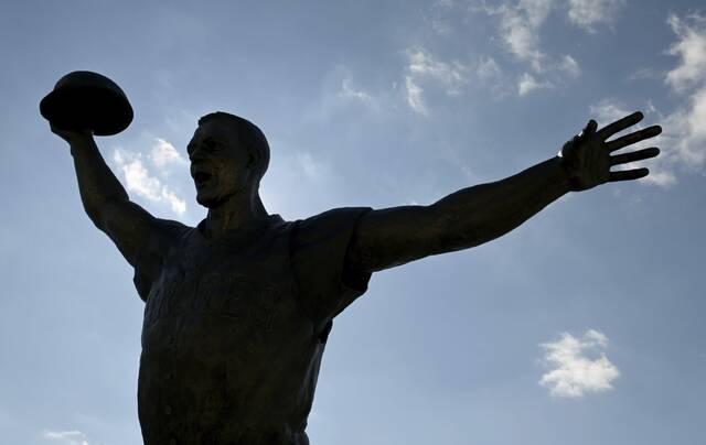 Joe Starkey: She sculpted the Bill Mazeroski statue — and hardly anybody knows