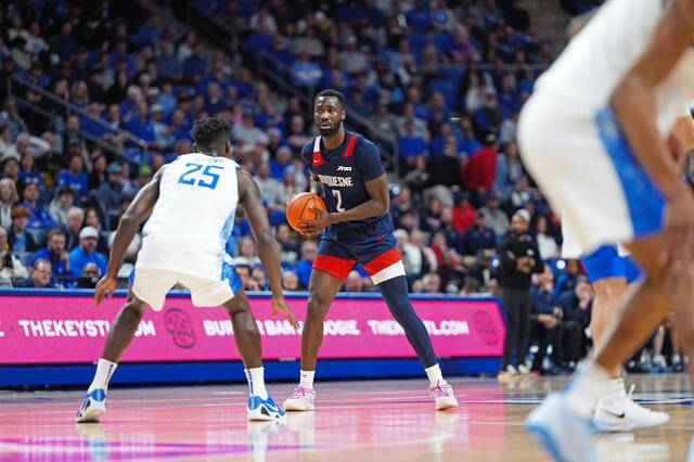 Dukes can’t sustain success on road, fall at conference leader St. Louis