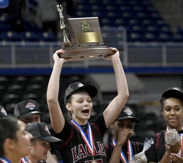 Oakland Catholic girls beat No. 1 Blackhawk to win back-to-back WPIAL crowns