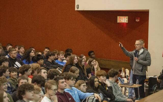 Don’t go there: Independence Health thoracic surgeon warns Hempfield Area students about vaping