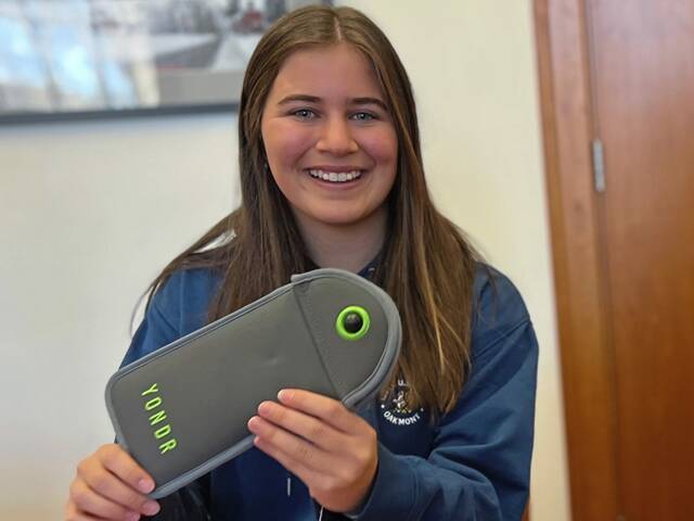 9317730_web1_her-ssacellphone-030526-5