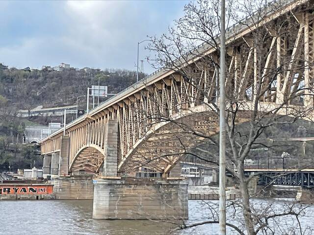 Liberty Bridge reopens following 3-vehicle crash that kills 1