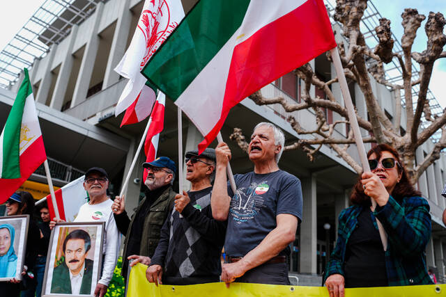 Slide 
													
													4