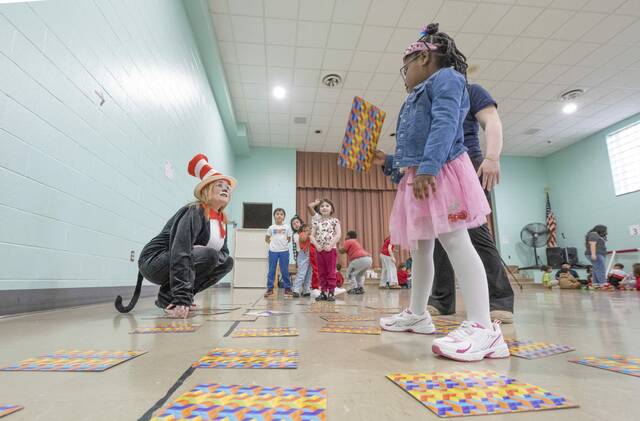 Martin Elementary celebrates Read Across America with games, visiting students