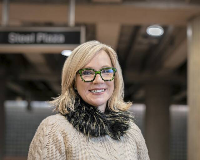 
			
				                                Pittsburgh Regional Transit CEO Katharine Kelleman. (Courtesy of Pittsburgh Regional Transit)
                                Pittsburgh Regional Transit CEO Katharine Kelleman received a $55,000 bonus. (Courtesy of Pittsburgh Regional Transit)

			
		