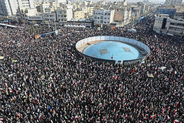 9347974_web1_ap26068493720084