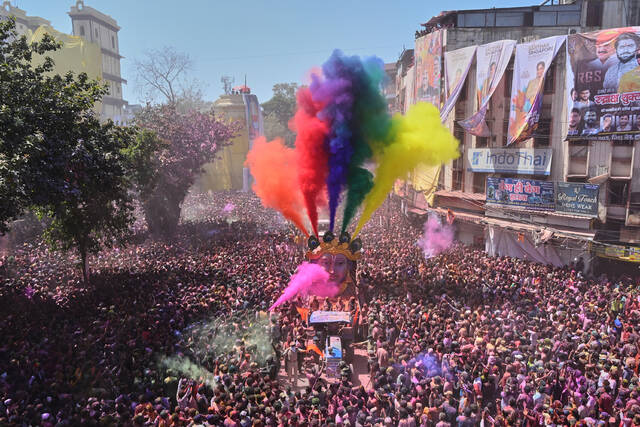 9347976_web1_ap26067398253710