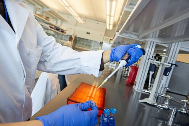 Where does Pitt rank in federal medical research funding?