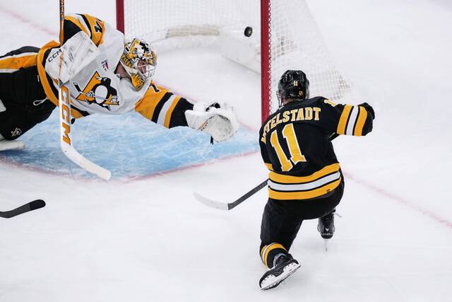 Lack of healthy centers leads to more problems for Penguins in loss to Bruins