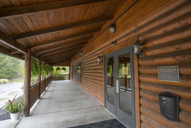 Slide 
													
													4