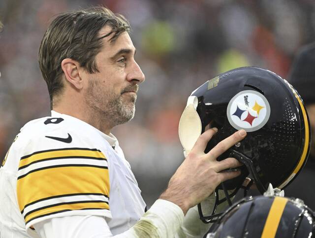 Aaron Rodgers says he moved out of beach house because of stalkers