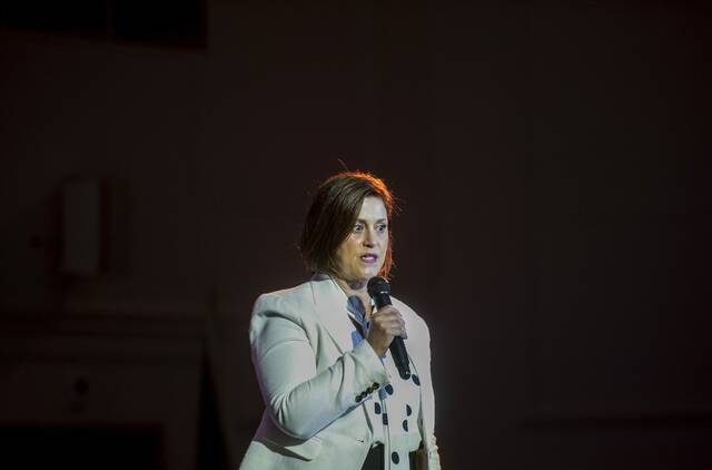 Retired WTAE news anchor Michelle Wright shares her love of reading with David Leech Elementary students