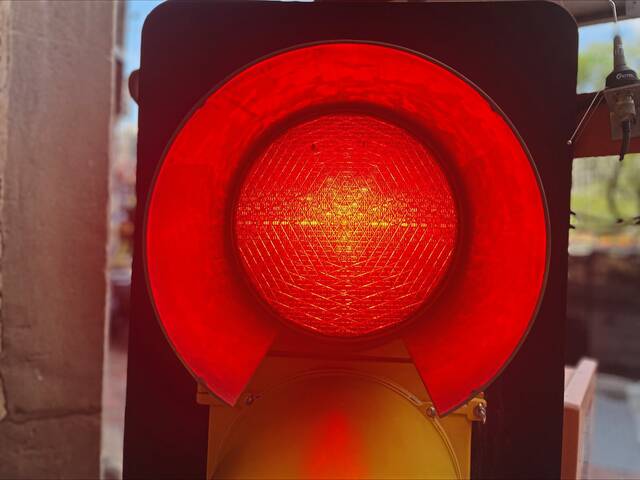 Pittsburgh set to roll out red light cameras this summer