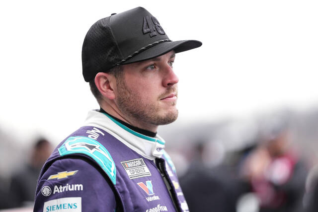 Vertigo sidelines Alex Bowman, forcing him out of Sunday’s Phoenix NASCAR race