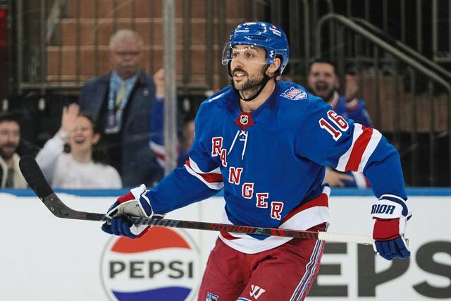 Beyond the Bylines: Starkey, Benz debtae the Penguins’ trade deadline strategy; Aaron Rodgers on Pat McAfee