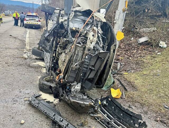 4 people injured in Hempfield, Unity crashes