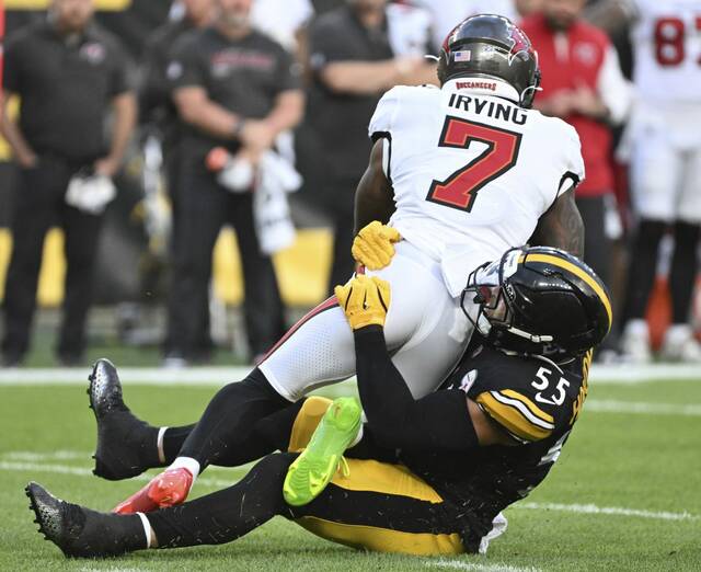 Steelers re-sign veteran ILB Cole Holcomb, per report